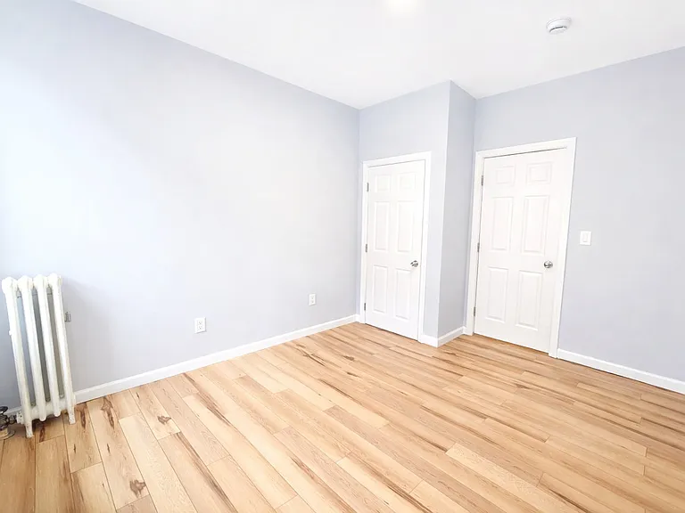 5114 Hudson Ave #7 — Photo 14