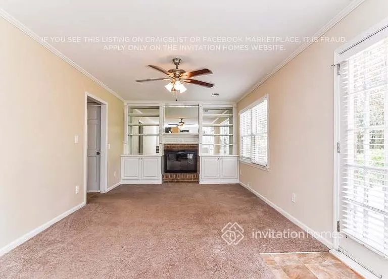 981 Flagg Way — Photo 2