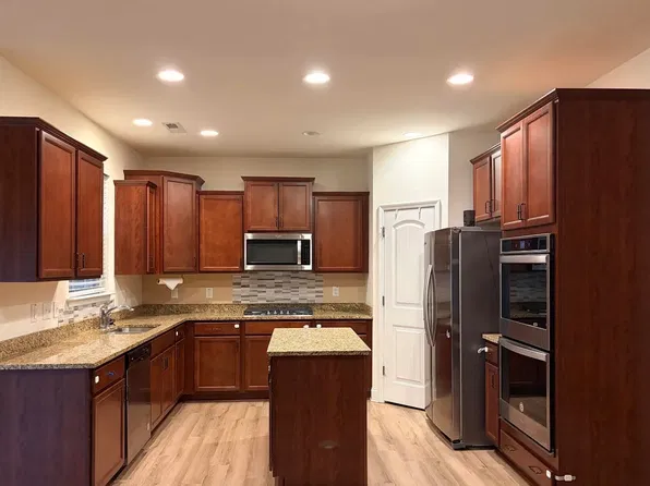 4304 Sir Julian Ct, Raleigh, NC 27610