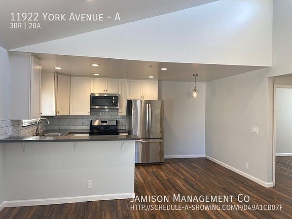 5th image of 11922 York Ave #A