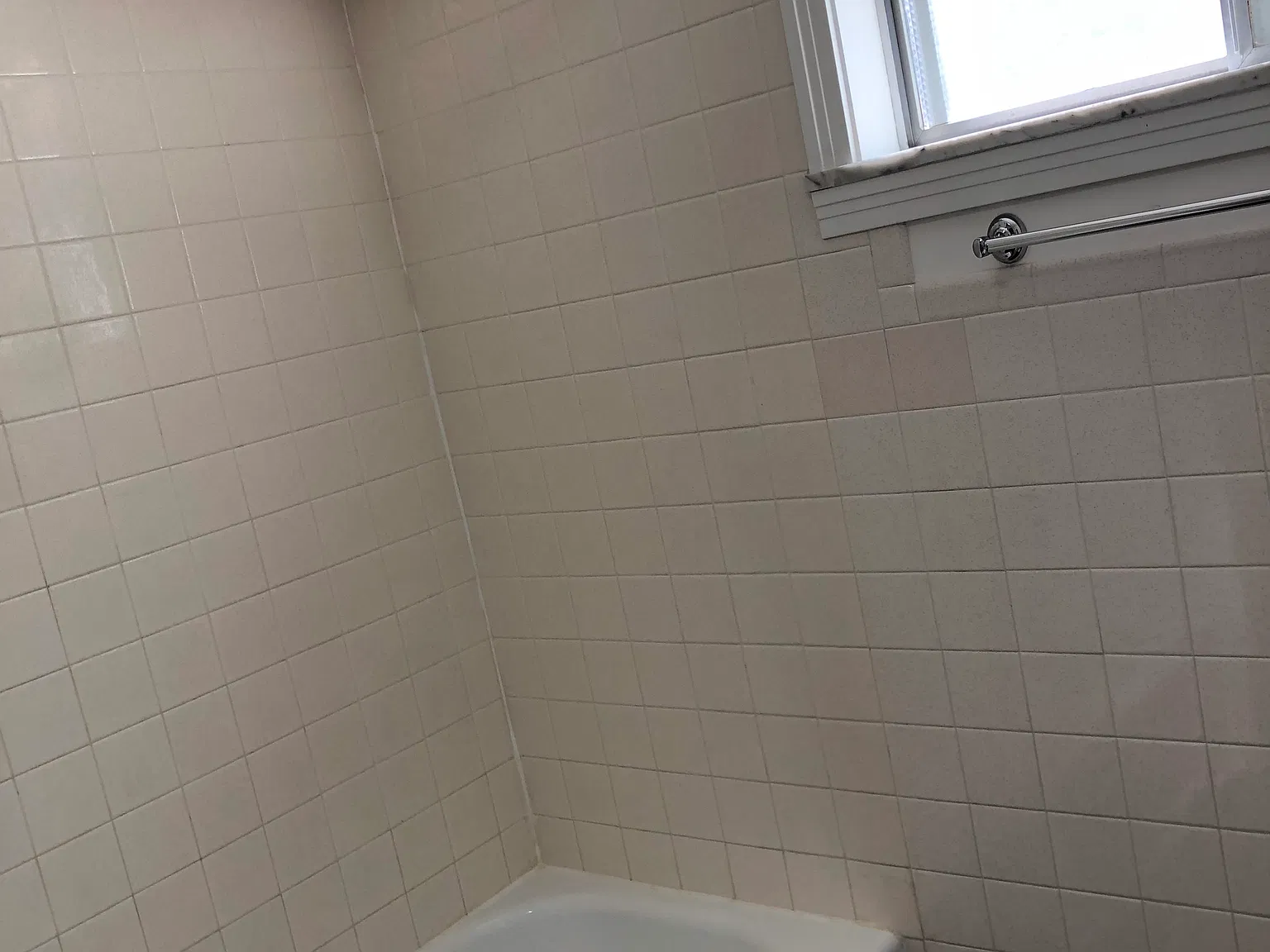 3 bed, 1904 sqft, $2,200 — Photo 2
