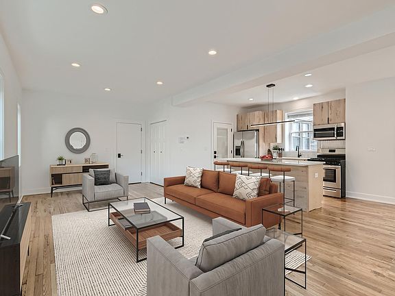 3rd image of 3900 W Wrightwood Ave #1N