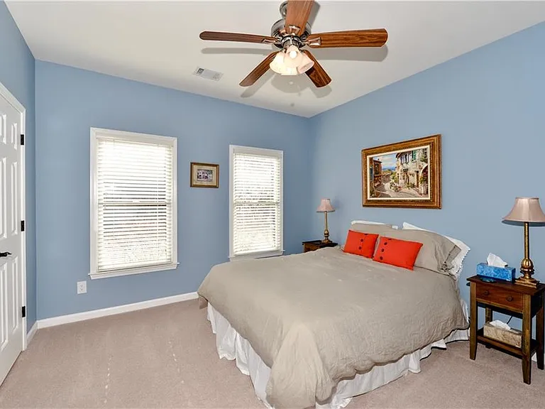 265 Windsor Gate Cv — Photo 38