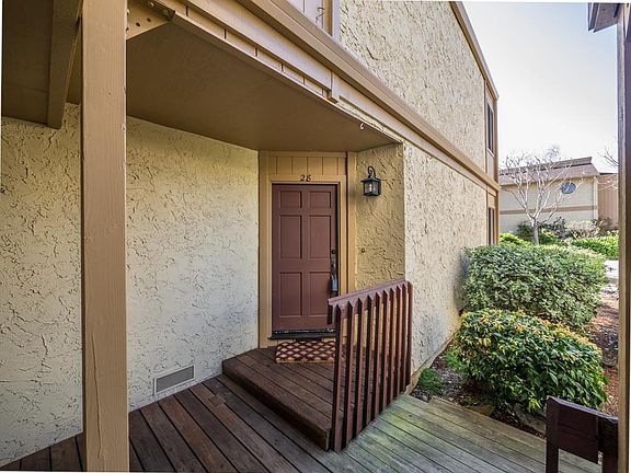 4th image of 28 Seacliff Dr
