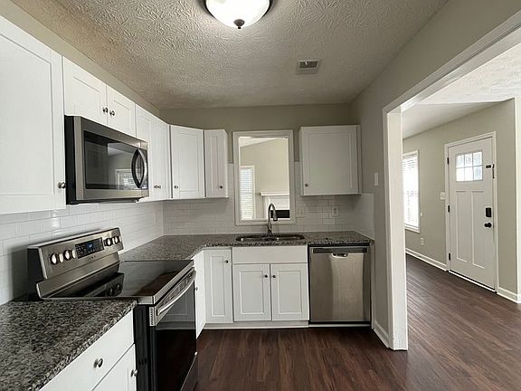 2nd image of 344 Farm Place Ct NE