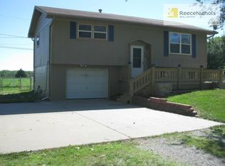 303 Maple Ter, Wellsville, KS 66092