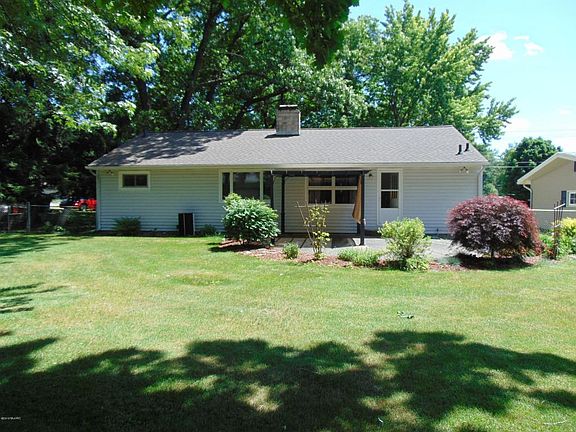 2nd image of 309 Country Club Ter