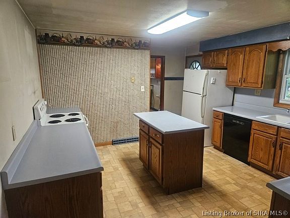 3rd image of 413 Bellaire Drive