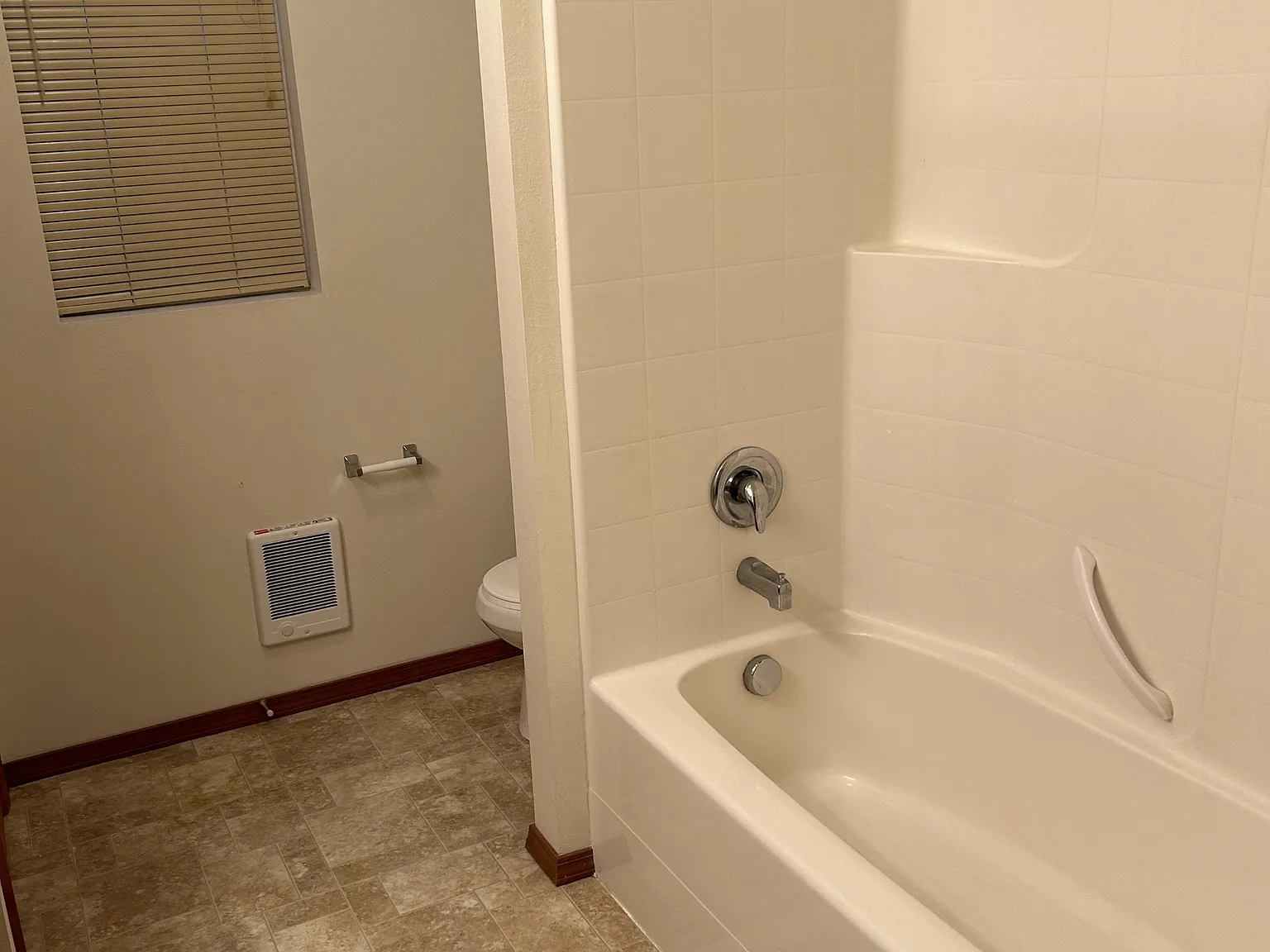 4523 North Sullivan Road - B — Photo 2