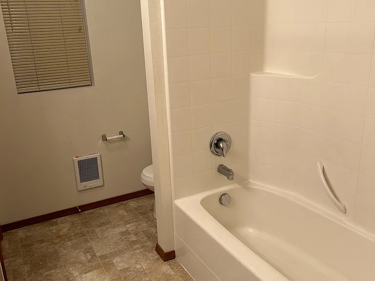 4523 N Sullivan Rd #B — Photo 2