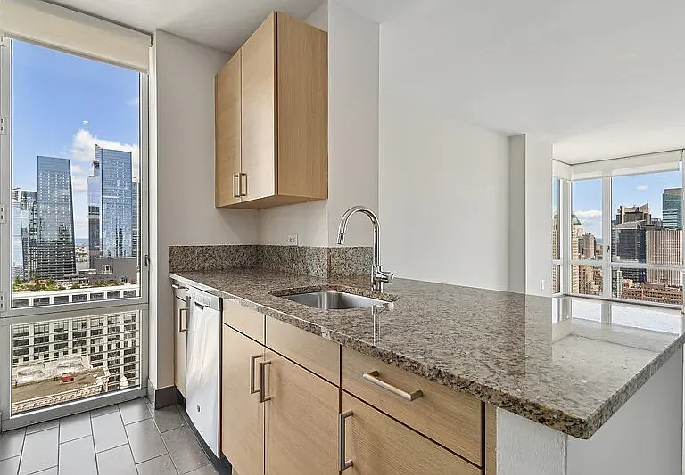 125 W 31st St #49F — Photo 3