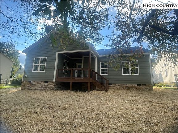 5th image of 291 W Evergreen Street