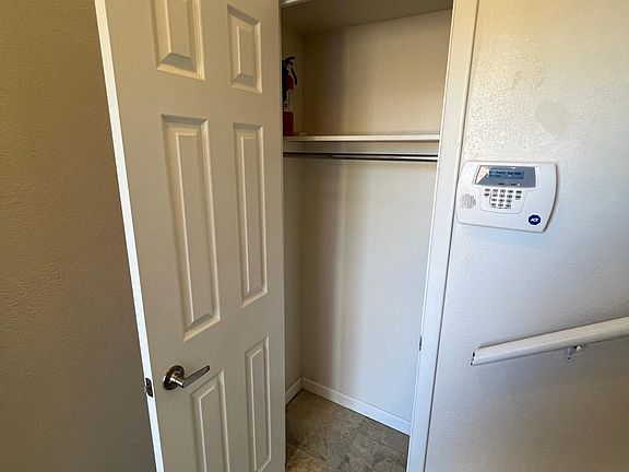 4th image of 805 Orion St