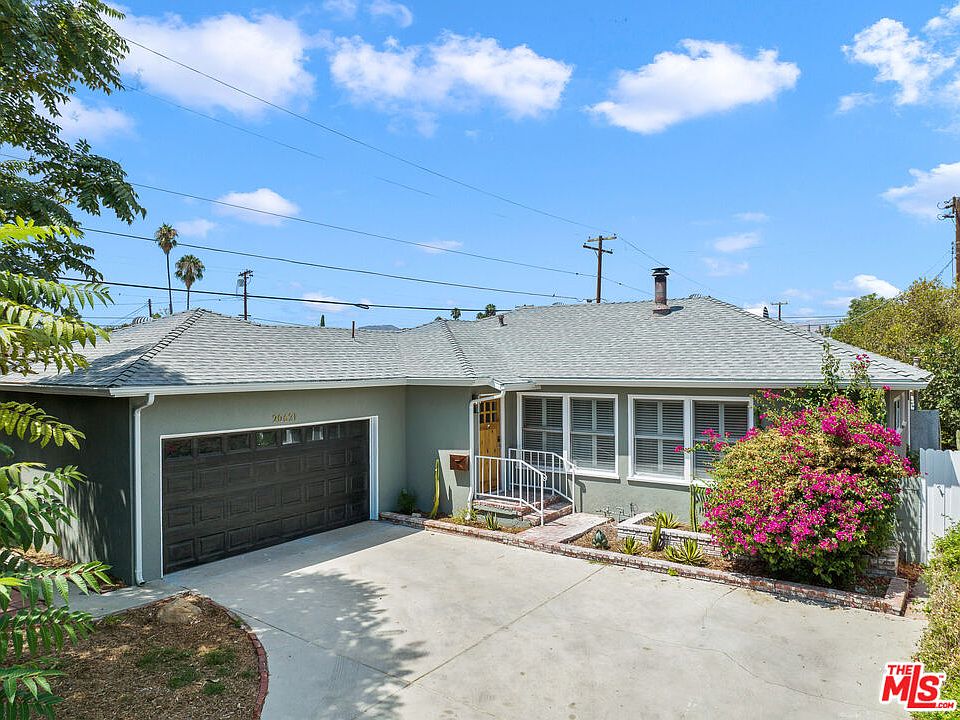 Westfield Topanga Carport (2022)