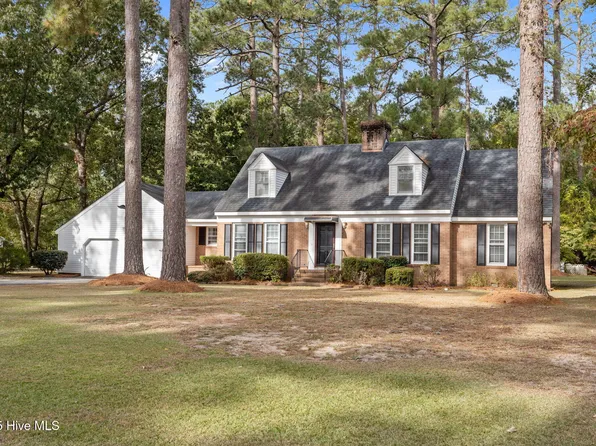 220 W Fairway Drive, Washington, NC 27889