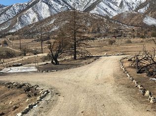 11801 Roadrunner Ln, Juniper Hills, CA 93543