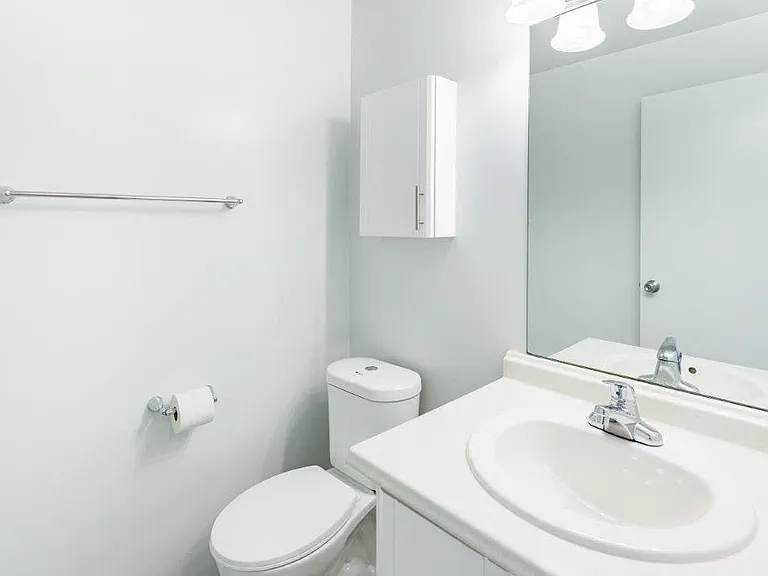 1725 Frobisher Ln — Photo 17