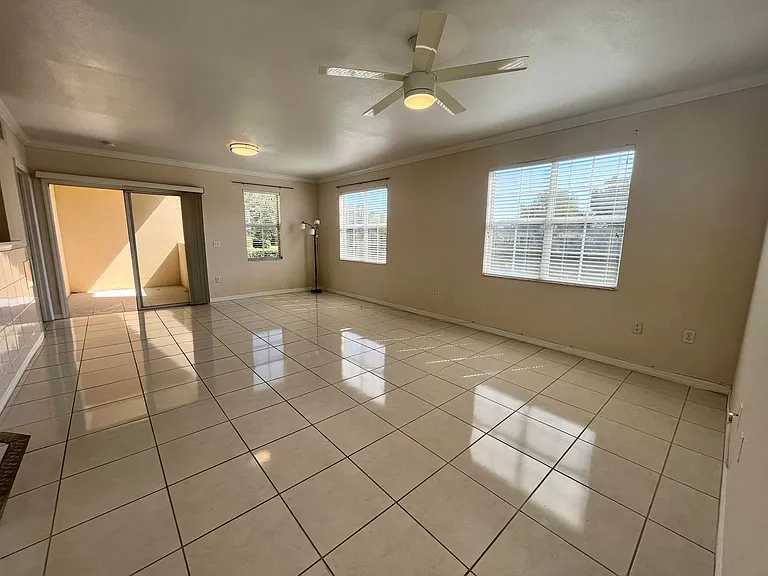1050 Villagio Cir #106 — Photo 4