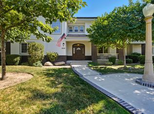 1646 S Bluegrass Ct, Visalia, CA 93277