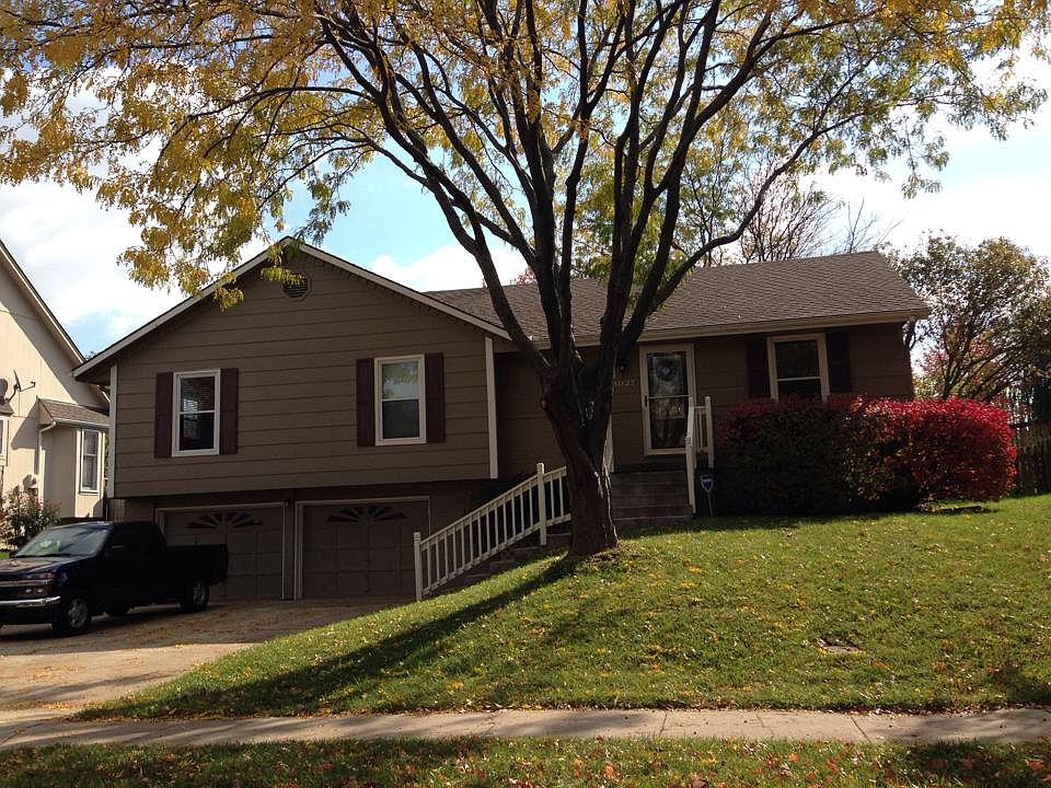 1st image of 1027 NE Deerbrook Ter