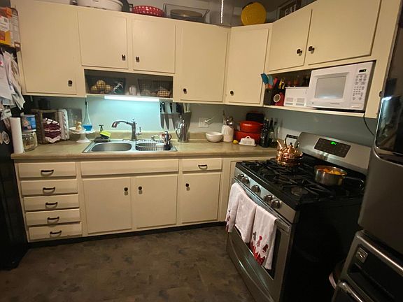 3rd image of 2719 Westmoreland Dr