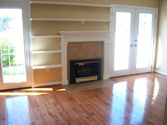 5th image of 116 Village Ct