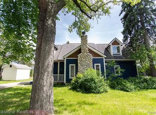 4075 Green Lake Rd, West Bloomfield, MI 48324