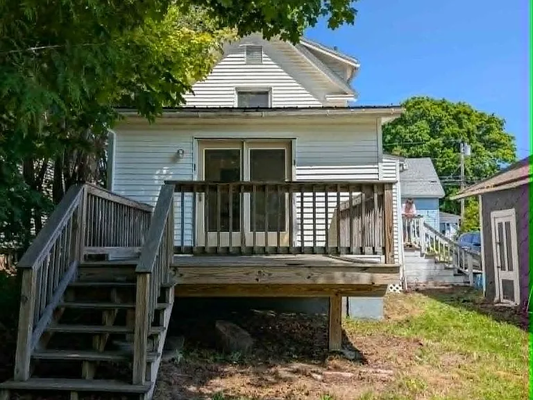 21 Elm St — Photo 1