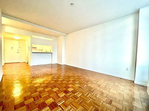 4th image of 350 W 43rd St APT 43C