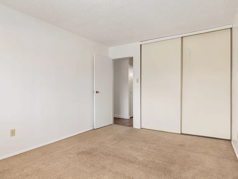 3805 Marlborough Dr NE — Photo 11