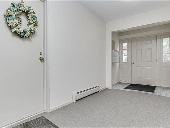 5th image of 42 Bon Aire Cir APT 1910