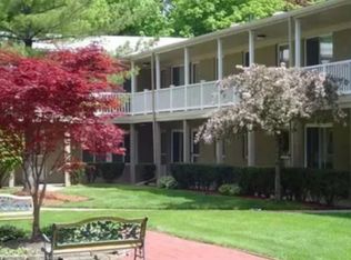 475 S Adams Rd APT 17, Birmingham, MI 48009