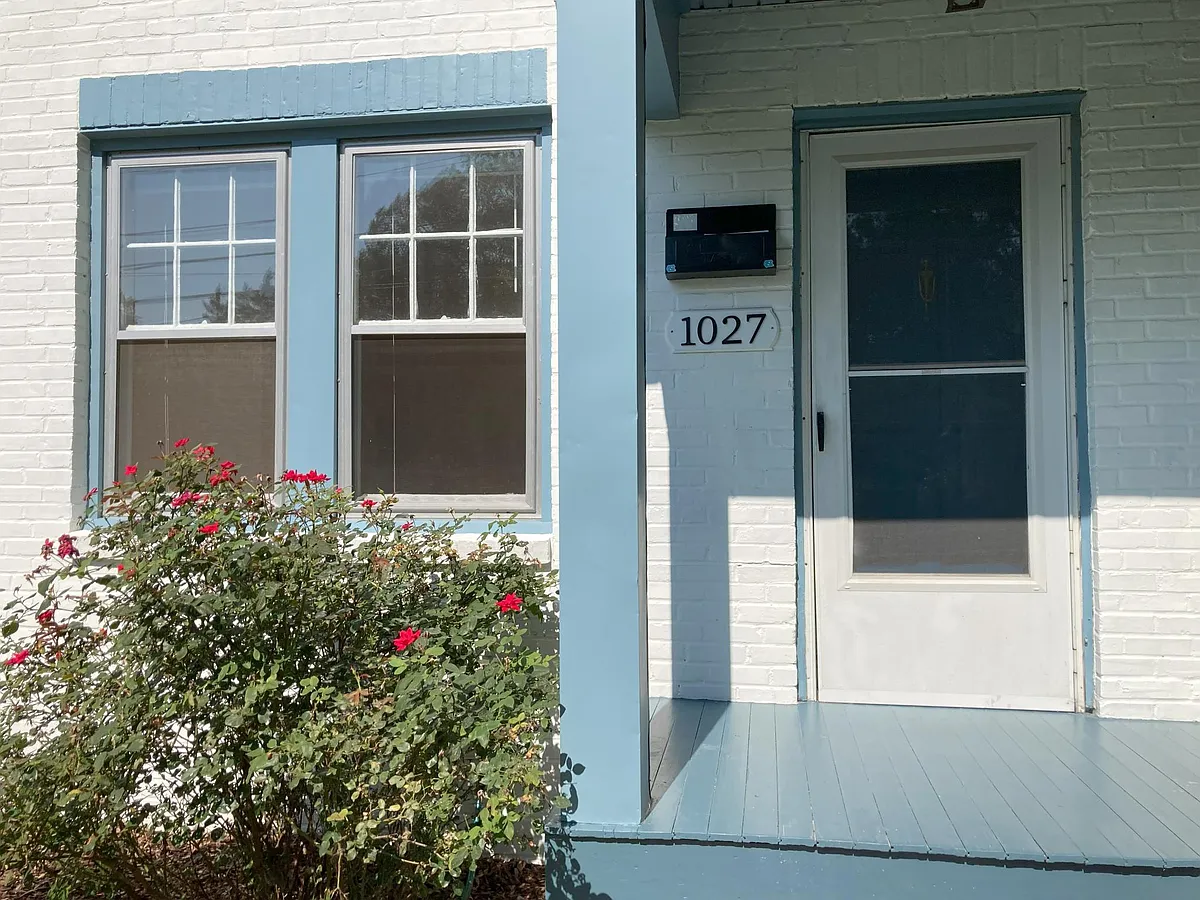 Building Photo - 1027 Carolina Ave