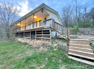 690 Ridge Rd, Caryville, TN 37714