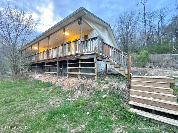 690 Ridge Rd, Caryville, TN 37714