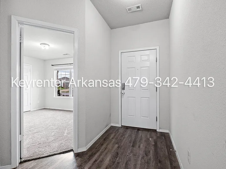 1600 Edinburgh Dr — Photo 23
