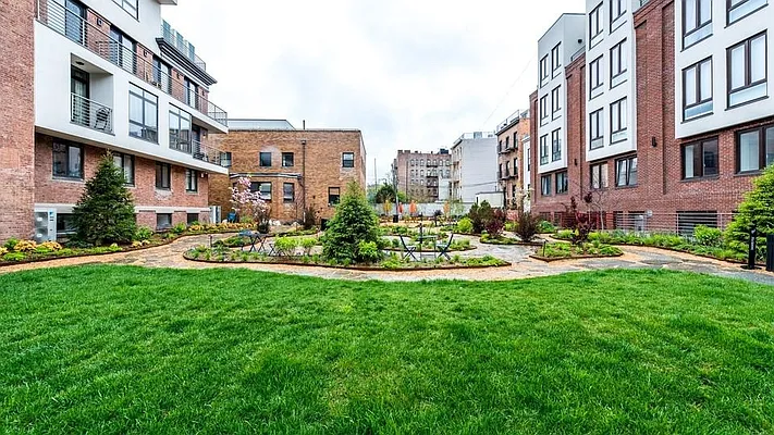 Rented by Nooklyn NYC LLC | media 107