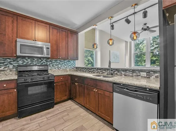 201 S 2nd Ave APT 26, Highland Park, NJ 08904