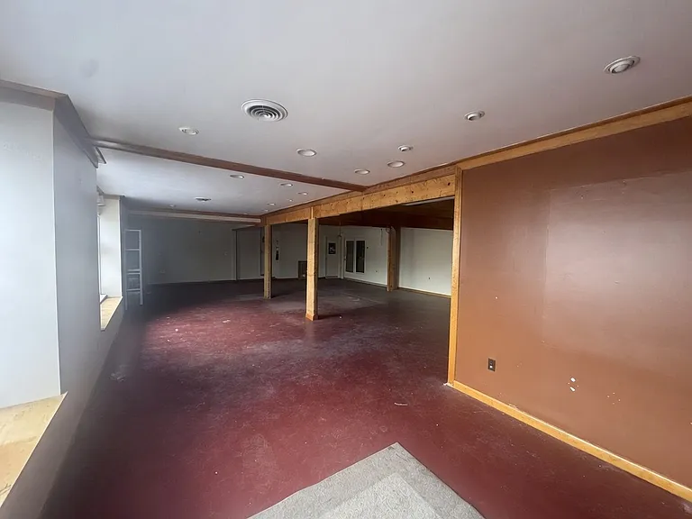 1016 Gap Newport Park — Photo 6
