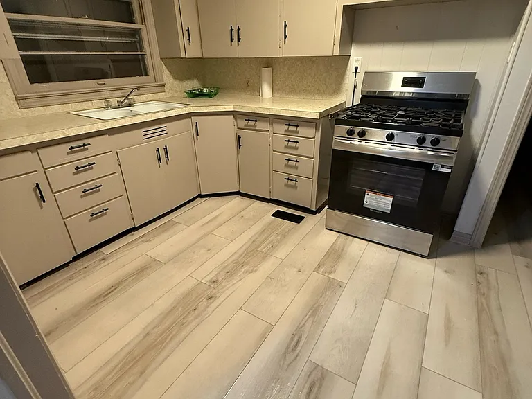 508 W Walnut St #508 — Photo 10