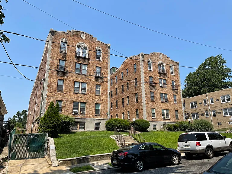 Oak Lynne Apartments — Photo 1
