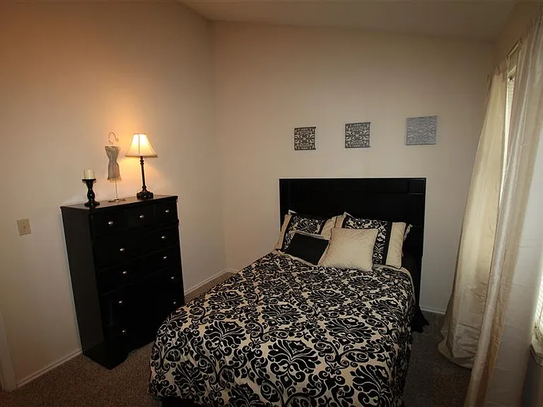 The Ethans Apartments — Photo 36