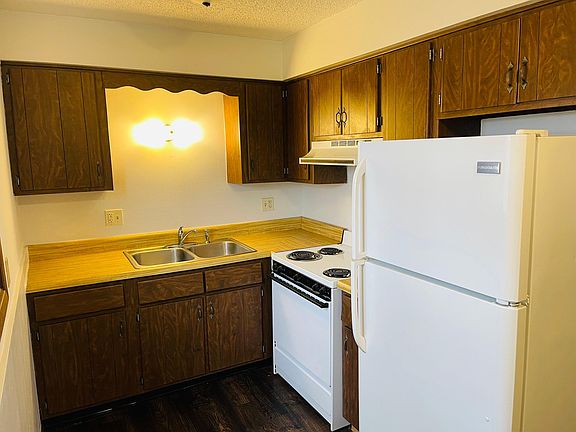 3rd image of 730 W Bethel Dr APT 3