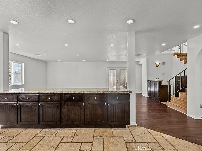 1138 Lakeview Dr — Photo 20