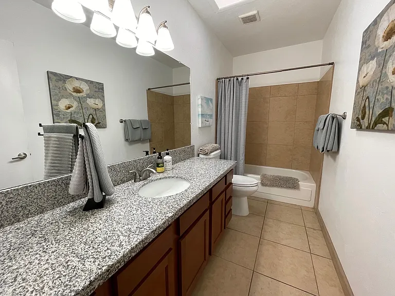 2030 S Pleasant Valley Dr — Photo 7