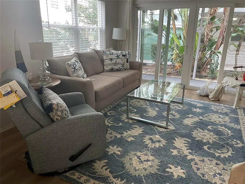 1 bed, 1.0 bath, 678 sqft, $4,500 — Photo 3
