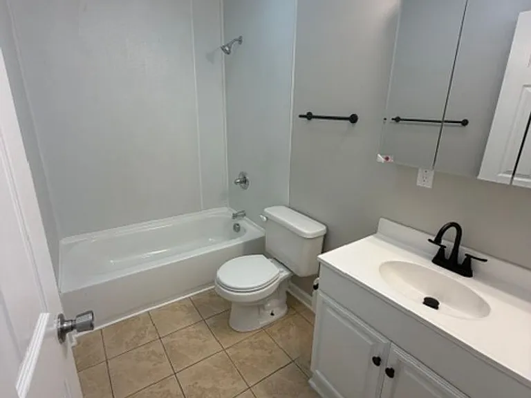 536 Linwood Ave — Photo 5