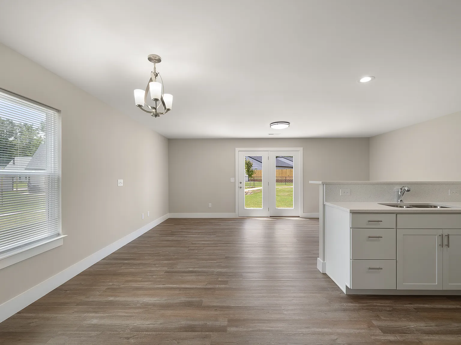 3 bed, 2.5 bath, 1400 sqft, $1,695 — Photo 2