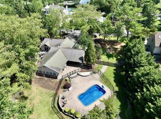 5 Country Club Dr, Linwood, NJ 08221