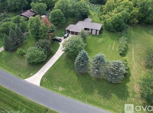 2225 Greenfield Dr E, Northfield, MN 55057